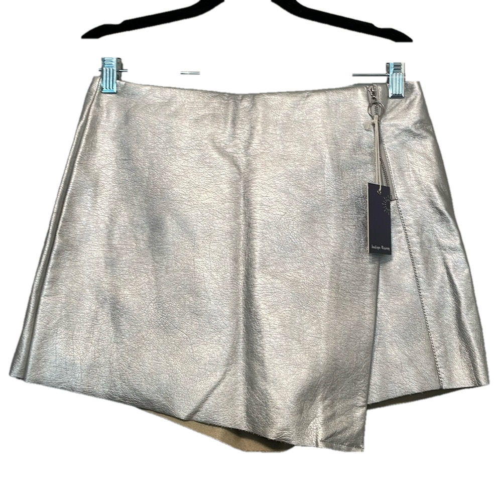 NWT INDIGO RISING SLIVER MINI SHORT SIZE M